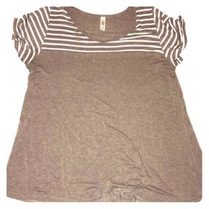 LuLaRoe perfect tee